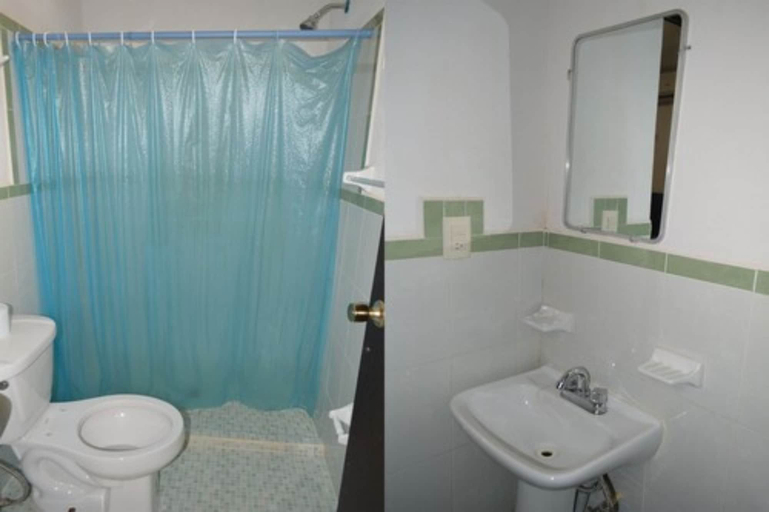 Bathroom, Departamentos & Suites Villa Teresa, Victoria