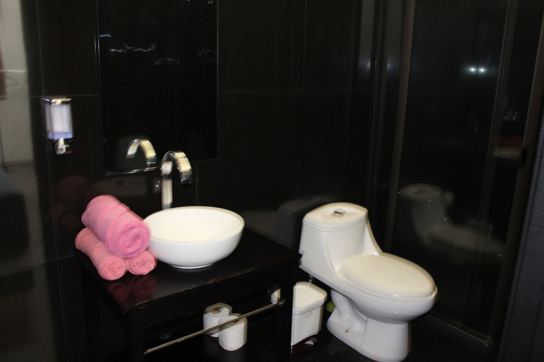 Bathroom, SUITE U36, Mexico City