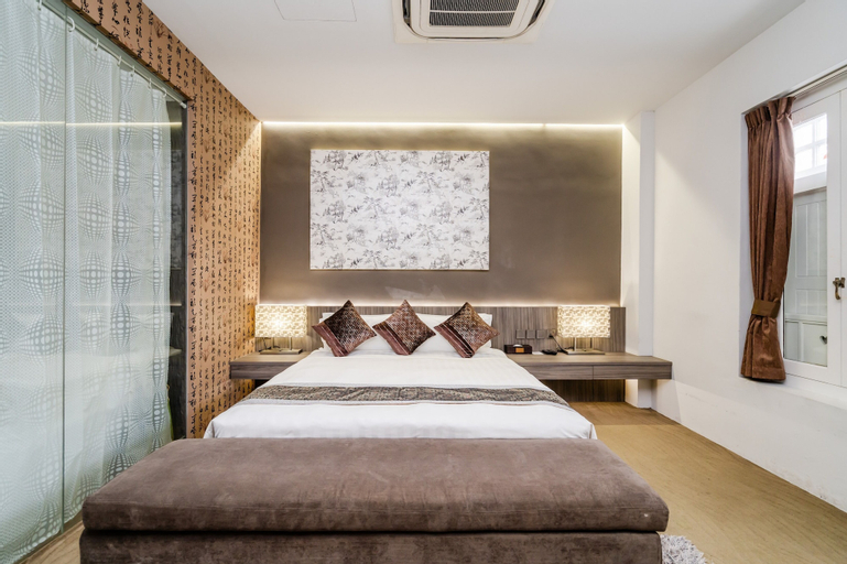 Bedroom 8
