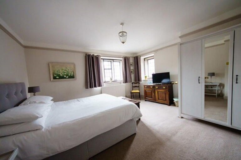 Bedroom 3, Bankes Arms Hotel, Dorset