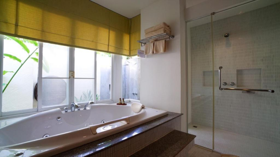 Bathroom 5, Baan Khaolak Beach Resort, Thai Mueang