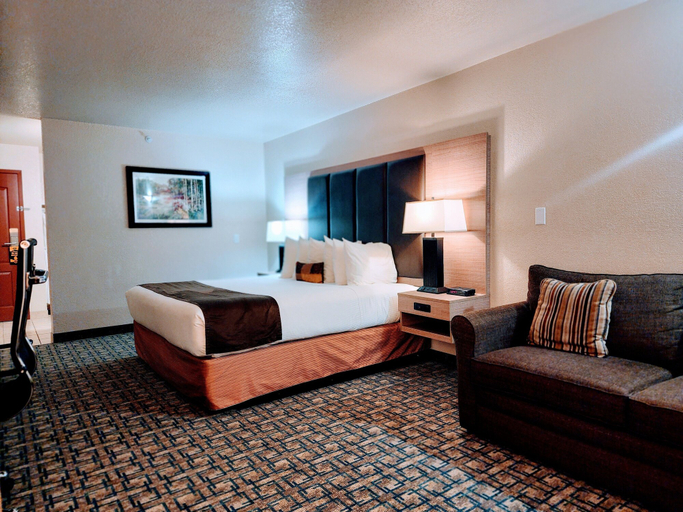 Bedroom 3, Gold Circle Inn, Division No. 10