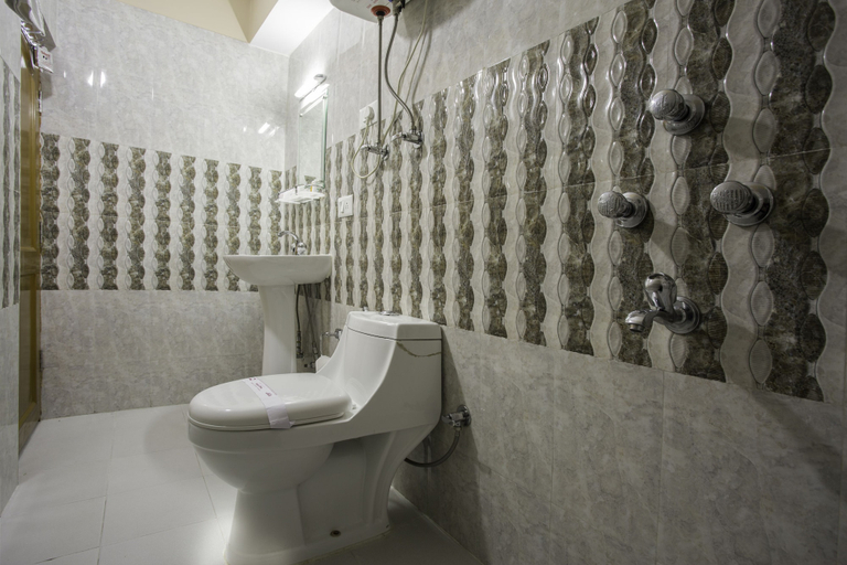 Bathroom 4, Hotel White Yak, Darjiling