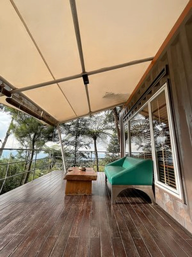 Exterior & Views 5