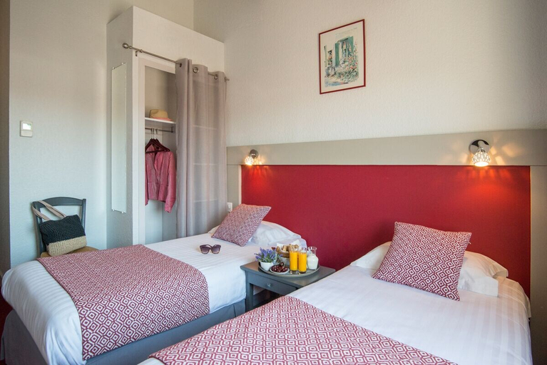 Bedroom 3, Hotel du Forum, Vaucluse