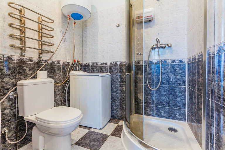 Bathroom 3, Apartment Kreschatik Luteranskaya, Shevchenkivs'kyi