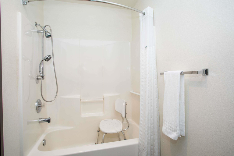 Bathroom 5, Super 8 by Wyndham Kremmling, Grand
