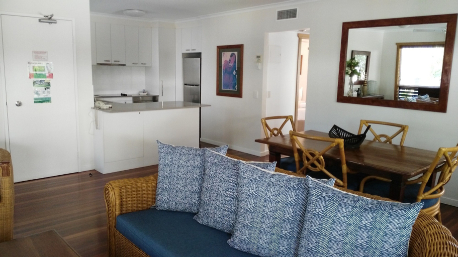 Dining Room 9