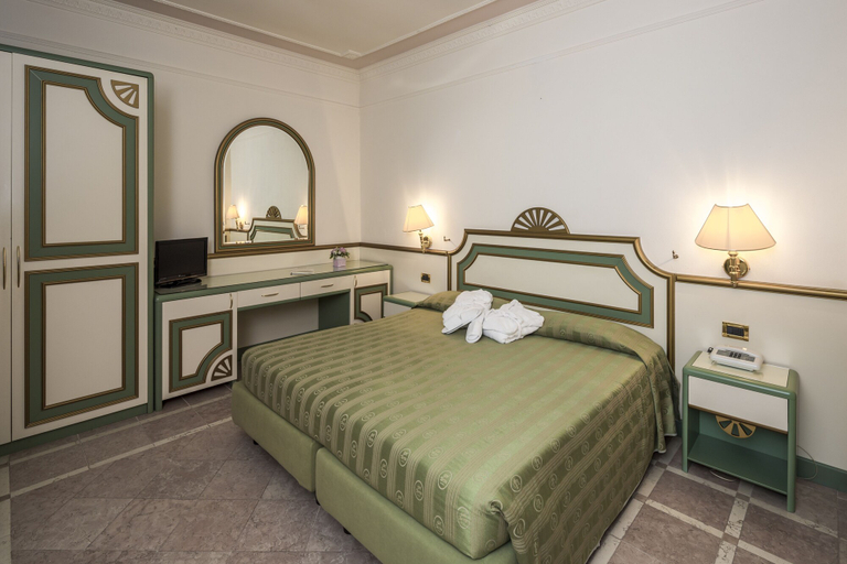 Bedroom 3, Grand Hotel Terme, Ravenna