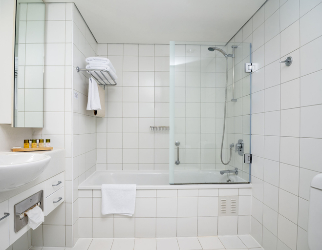 Bathroom 5, The Spencer Suites Auckland By Castle, Waitakere