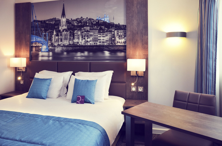 Bedroom 3, Mercure Lyon Est Chaponnay Hotel, Rhône