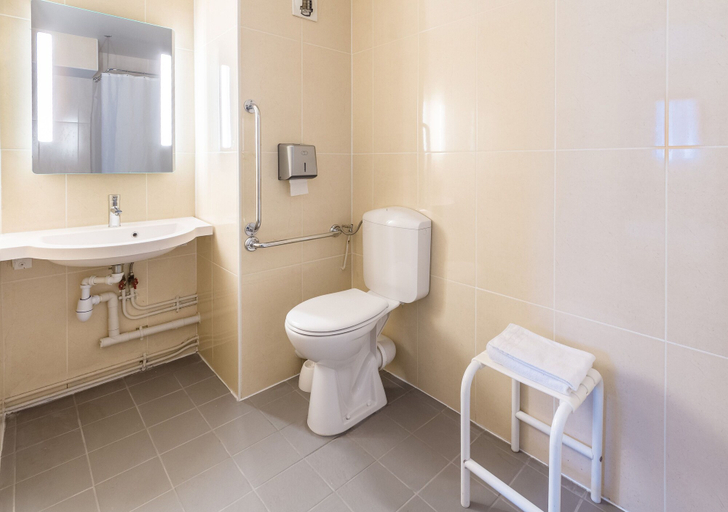 Bathroom 4, B&B HOTEL Moulins Toulon‑sur‑Allier, Allier