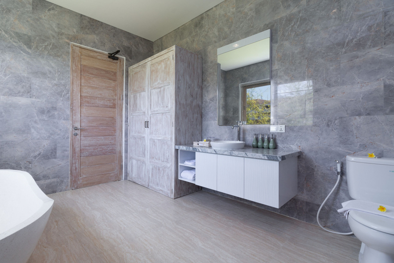Bathroom, Sayang Sanur Villa IX, Denpasar