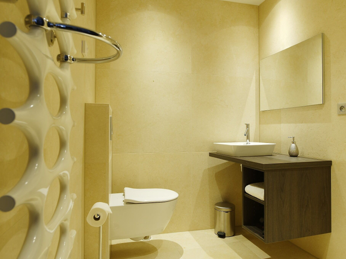 Bathroom 4, Theone, Haut-Rhin