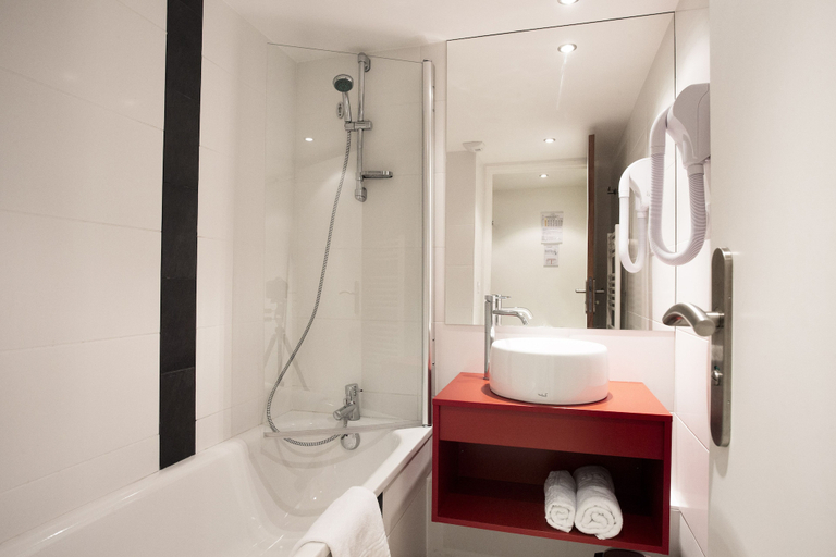 Bathroom 4, SOWELL RÉSIDENCES Pierre Blanche, Savoie