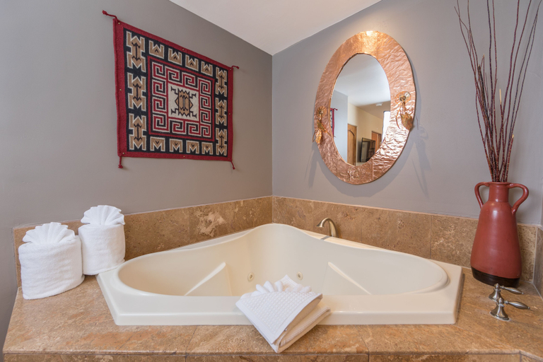 Bathroom 5, A Sunset Chateau, Yavapai