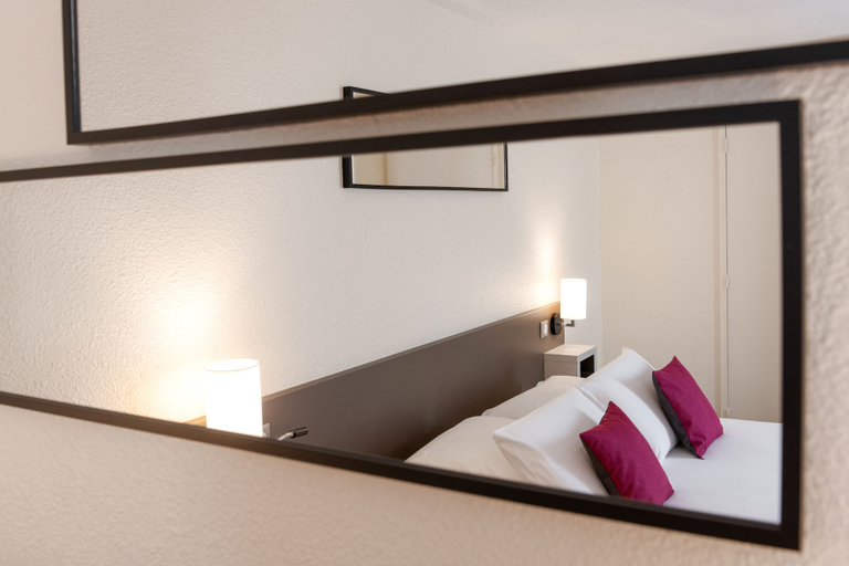 Bedroom 4, Kyriad Lyon Sud - Givors, Rhône