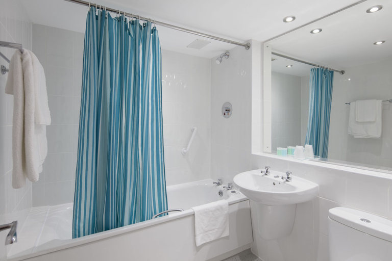 Bathroom 4, Alma Lodge Hotel & Events Venue, Stockport