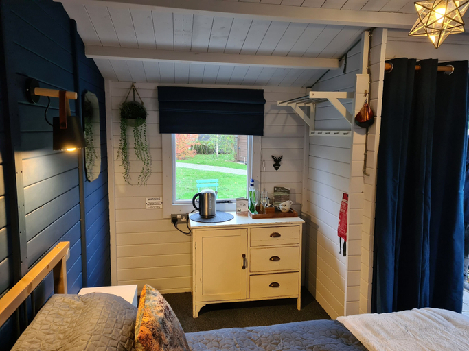 Others 5, The Little Hide - Adult Only Camping Pods, York