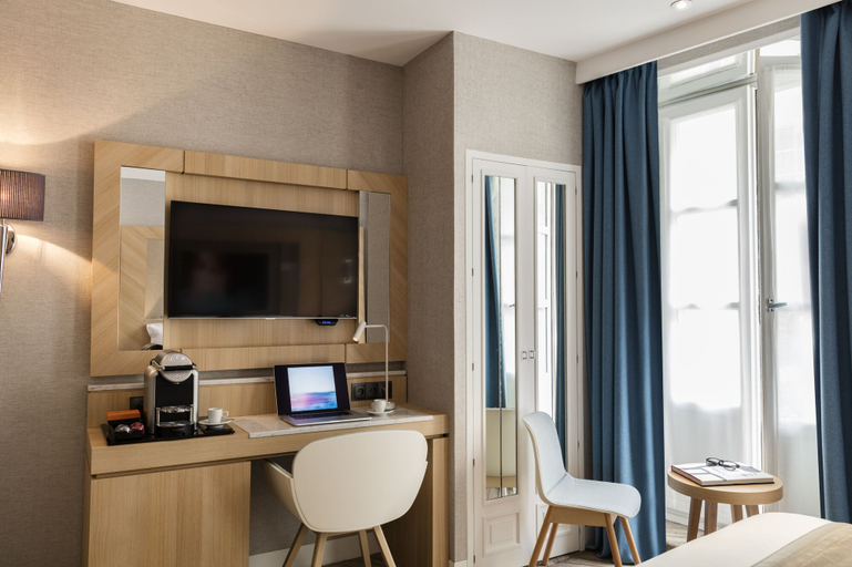 Bedroom 3, Hotel Louvre Saint Honoré, Paris