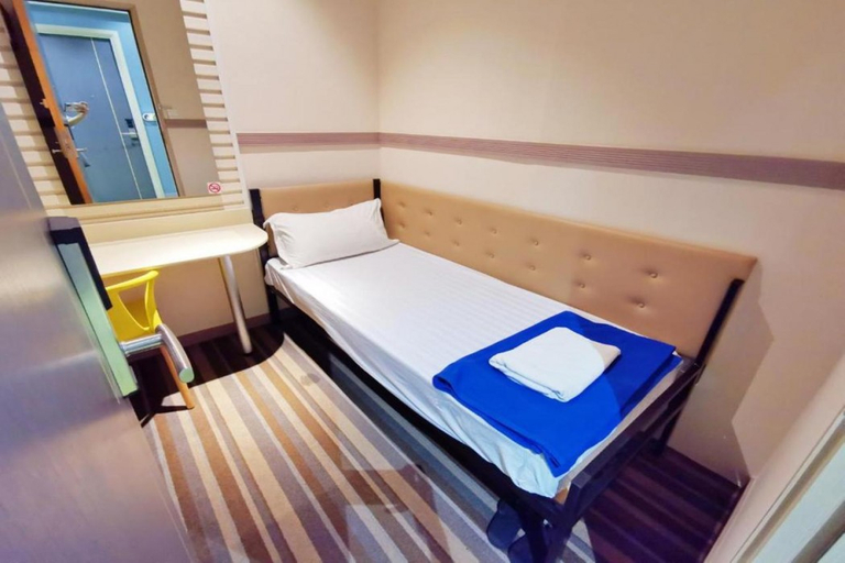 Bedroom 1, RedDoorz Premium Podstel, Huai Kwang