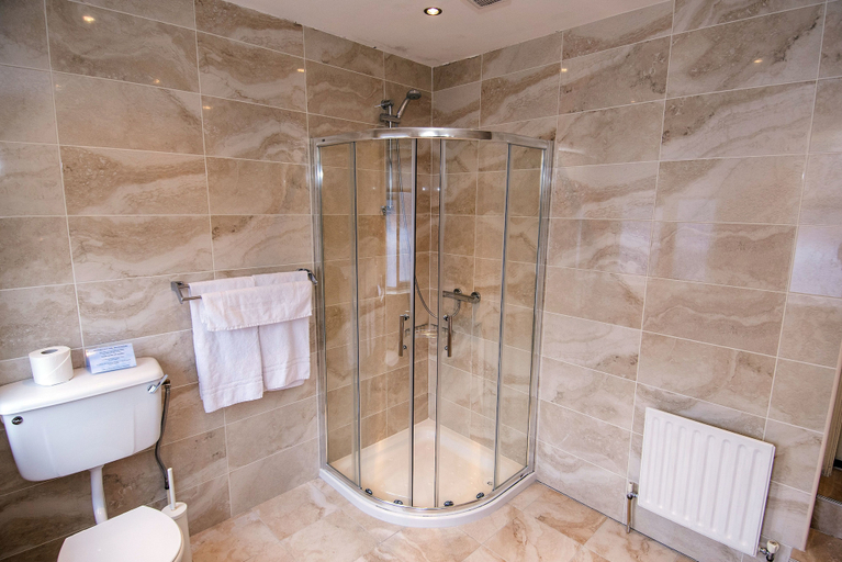Bathroom 4, Baggot Court Townhouse, Dublin