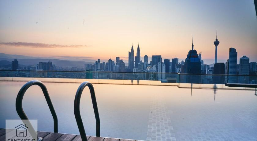 Sport & Beauty, Regalia Residence @ KLCC View Sky Pool by KC, Kuala Lumpur