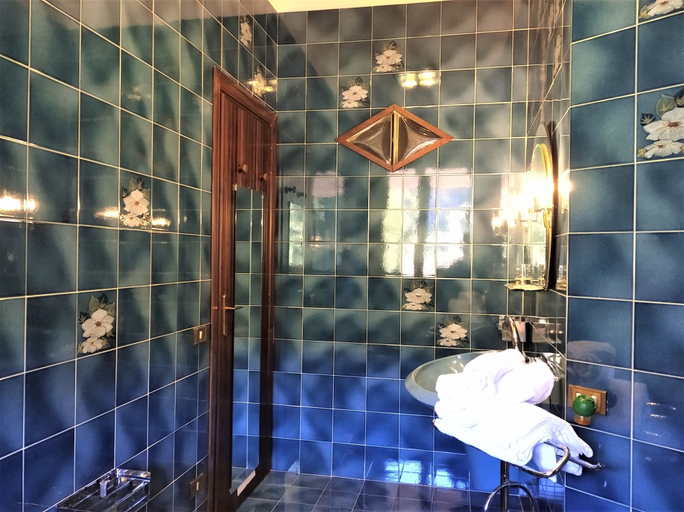 Bathroom 4, Pettirosso, Verbano-Cusio-Ossola