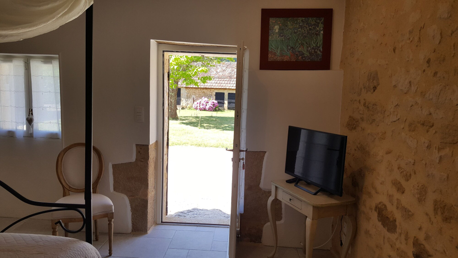 Bedroom 5, Domaine de Manilau - B&B, Dordogne