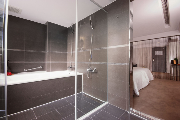 Bathroom 4, Forward Hotel Nangang, Taipei City