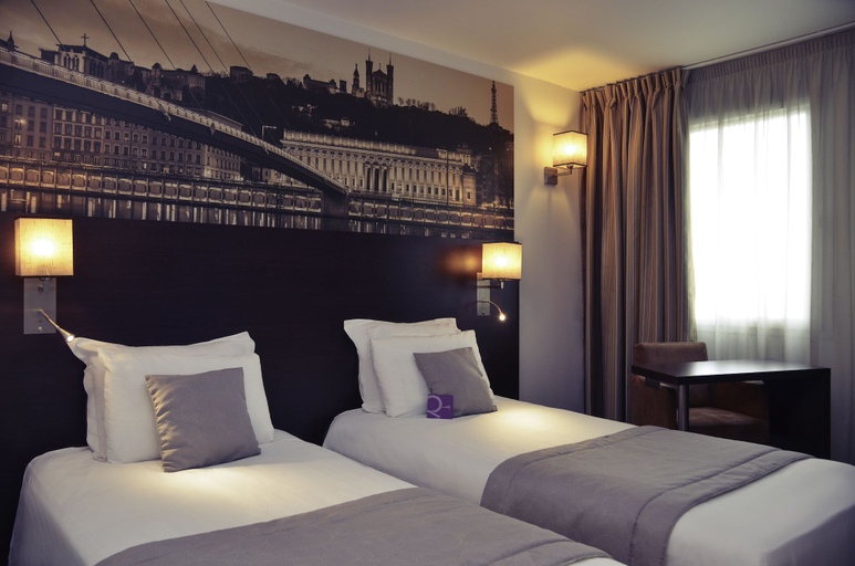 Bedroom 3, Mercure Lyon Est Chaponnay Hotel, Rhône