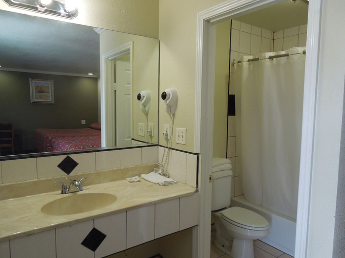 Bathroom 4, Castaway Motel, Orange