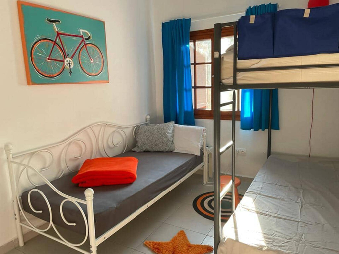 Bedroom 2, Apt - Sleeps 5 - Pets Ok - Balcony - Parking, Central Macedonia