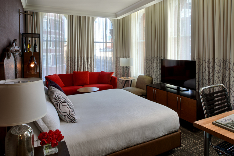 Bedroom 4, Kimpton HOTEL VINTAGE PORTLAND by IHG, Multnomah