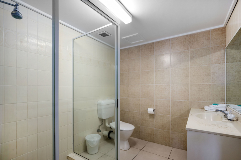 Bathroom 4, Golden Sands on the Beach, Gold Coast
