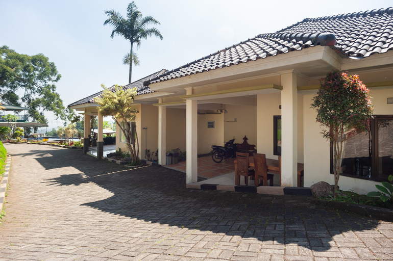 Exterior & Views 2, Urbanview Resort Syariah Khansa Cisarua Puncak by RedDoorz, Bogor