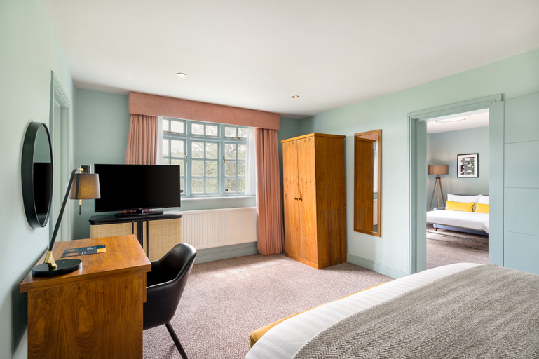 Bedroom 5, voco LYTHE HILL HOTEL & SPA by IHG, Surrey