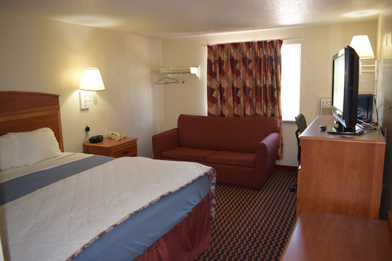 Bedroom 3, Americas Best Value Inn Jefferson City, Cole