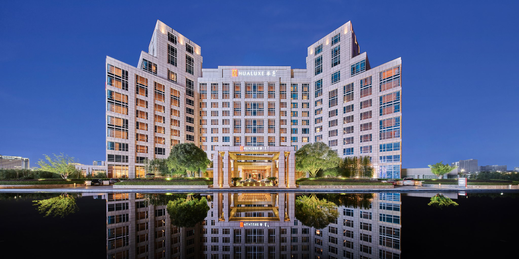 HUALUXE Hotels and Resorts NINGBO HARBOR CITY, Ningbo