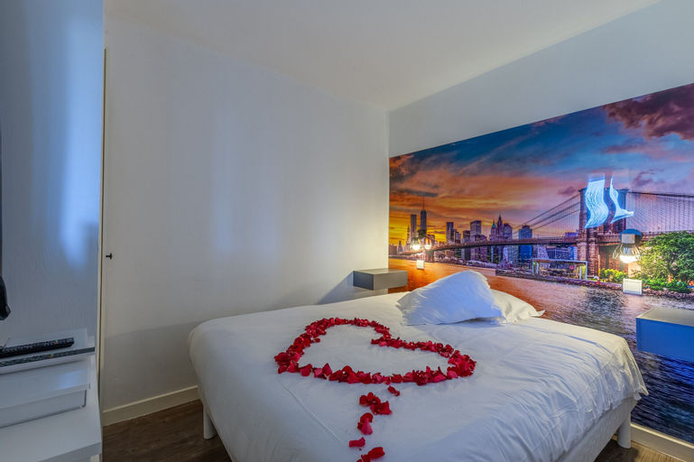 Bedroom 12