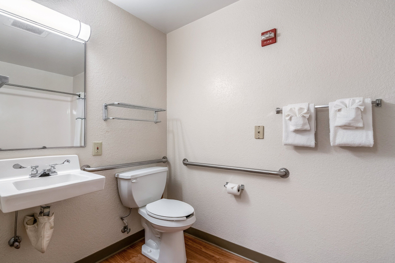 Bathroom 3, HomeTowne Studios by Red Roof Spokane - Valley, Spokane