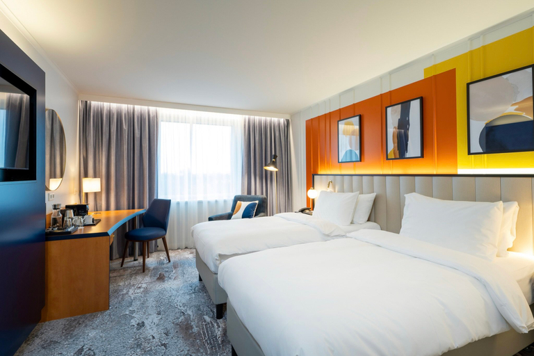 Bedroom 4, voco DUSSELDORF SEESTERN by IHG, Düsseldorf