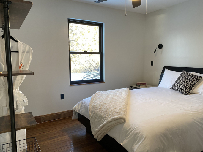 Bedroom 3, CampV, Montrose