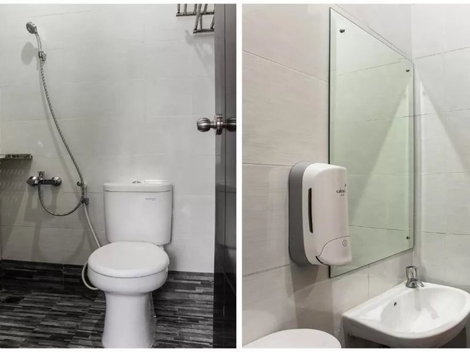 Bathroom 3, OYO 3251 D'daun Inn, Karawang