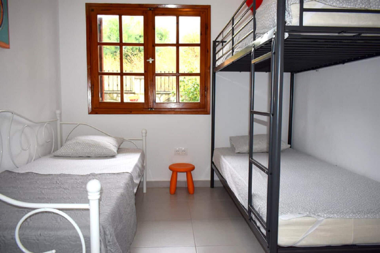 Bedroom 4, Apt - Sleeps 5 - Pets Ok - Balcony - Parking, Central Macedonia