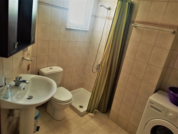 Bathroom, Alkioni City Apartments, Crete