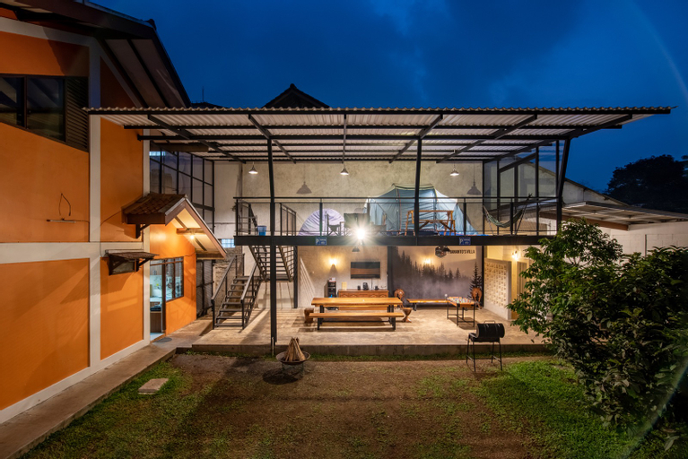 Exterior & Views 20