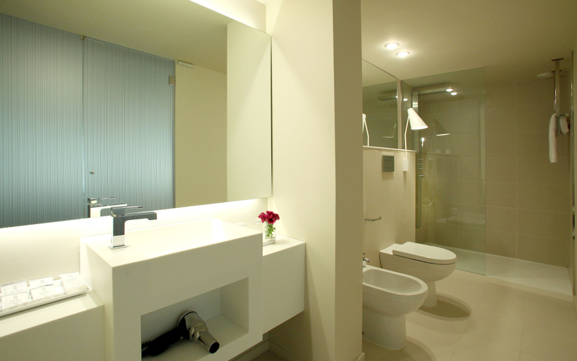 Bathroom 4, Park Hotel Barcelona, Barcelona