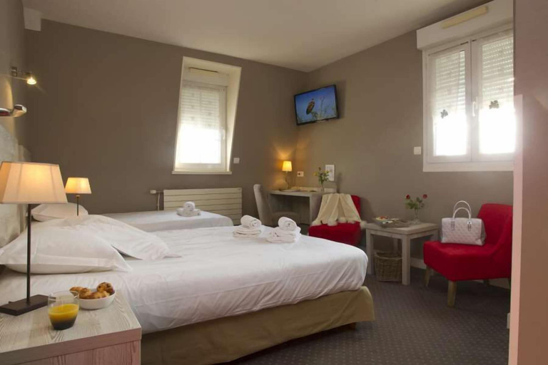 Bedroom 4, Hôtel du Port et des bains, Somme