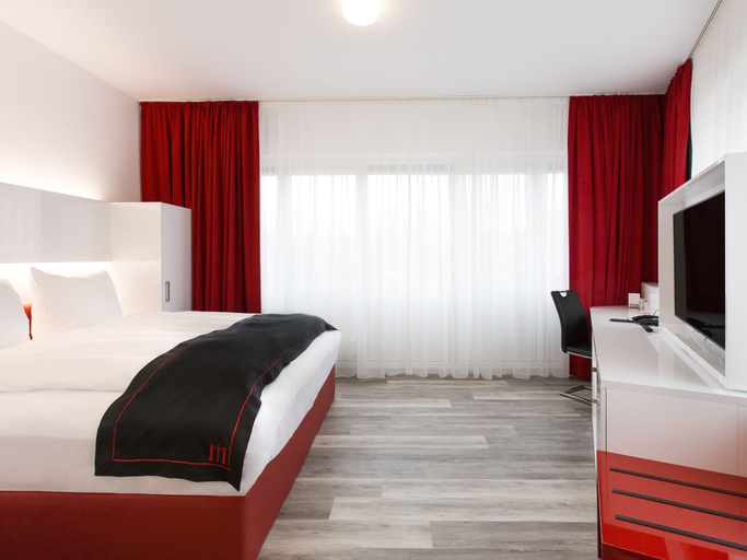 Bedroom 4, DORMERO Hotel Hannover – Langenhagen Airport, Region Hannover
